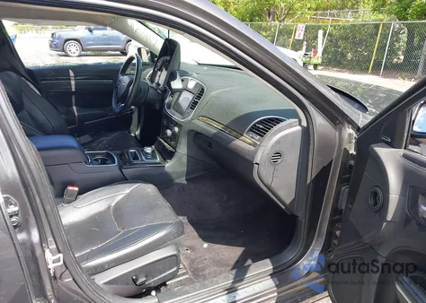 2017 Chrysler 300C z USA, uszkodzony, nr VIN 2C3CCAEG2HH586809